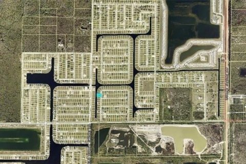 Terrain à Cape Coral, Floride № 2114339