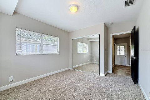 House in Tampa, Florida 4 bedrooms, 137.96 sq.m. № 2116383 - photo 17
