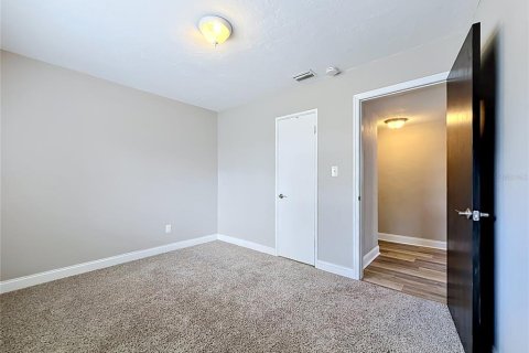 House in Tampa, Florida 4 bedrooms, 137.96 sq.m. № 2116383 - photo 29