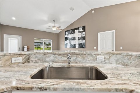 House in Ocala, Florida 4 bedrooms, 156.82 sq.m. № 2393893 - photo 18