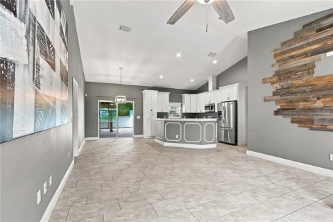 House in Ocala, Florida 4 bedrooms, 156.82 sq.m. № 2393893 - photo 9
