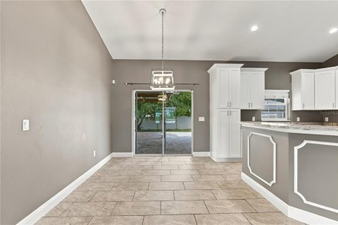 House in Ocala, Florida 4 bedrooms, 156.82 sq.m. № 2393893 - photo 12