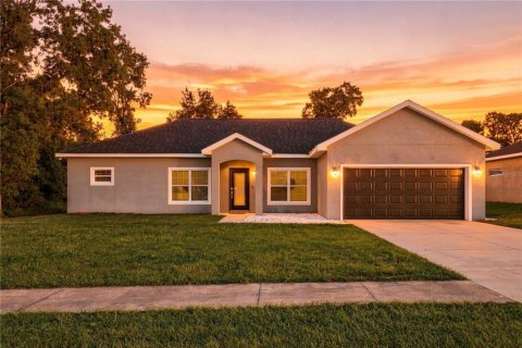 House in Ocala, Florida 4 bedrooms, 156.82 sq.m. № 2393893