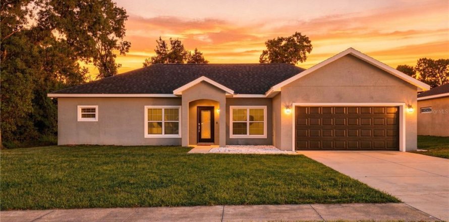 House in Ocala, Florida 4 bedrooms, 156.82 sq.m. № 2393893