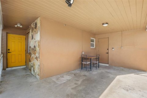 House in Fort Myers, Florida 2 bedrooms, 99.13 sq.m. № 1602373 - photo 2