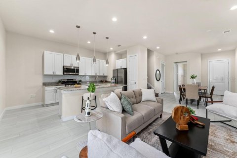 Adosado en venta en Kissimmee, Florida, 5 dormitorios, 189.89 m2 № 2150176 - foto 9