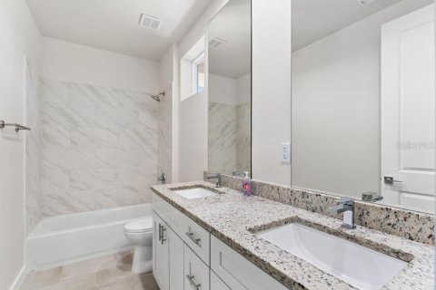 Adosado en venta en Kissimmee, Florida, 5 dormitorios, 189.89 m2 № 2150176 - foto 15
