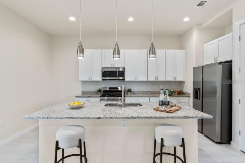 Adosado en venta en Kissimmee, Florida, 5 dormitorios, 189.89 m2 № 2150176 - foto 12