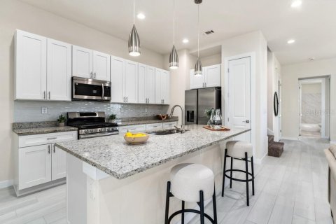 Adosado en venta en Kissimmee, Florida, 5 dormitorios, 189.89 m2 № 2150176 - foto 10