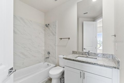 Adosado en venta en Kissimmee, Florida, 5 dormitorios, 189.89 m2 № 2150176 - foto 24