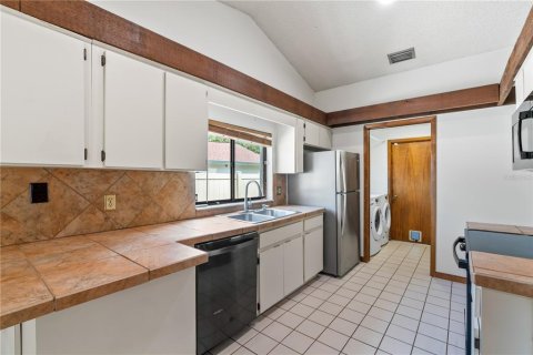 House in Tampa, Florida 3 bedrooms, 150.78 sq.m. № 1792942 - photo 20