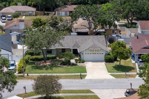 House in Tampa, Florida 3 bedrooms, 150.78 sq.m. № 1792942 - photo 4