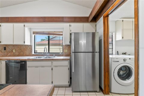 House in Tampa, Florida 3 bedrooms, 150.78 sq.m. № 1792942 - photo 25