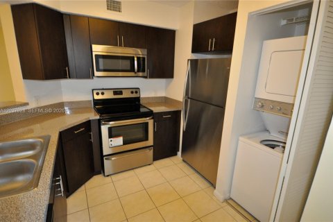 Copropriété à vendre à Oakland Park, Floride: 1 chambre, 74.51 m2 № 2153886 - photo 3