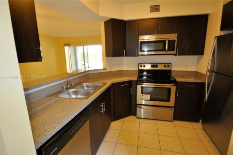 Copropriété à vendre à Oakland Park, Floride: 1 chambre, 74.51 m2 № 2153886 - photo 5