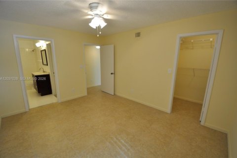 Copropriété à vendre à Oakland Park, Floride: 1 chambre, 74.51 m2 № 2153886 - photo 10