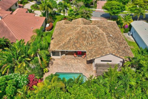 House in Boca Raton, Florida 5 bedrooms, 324.51 sq.m. № 1185589 - photo 1