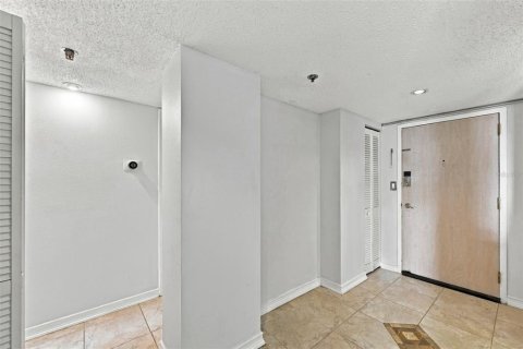 Copropriété à louer à Saint Petersburg, Floride: 1 chambre, 76.64 m2 № 2415097 - photo 3
