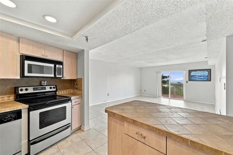 Copropriété à louer à Saint Petersburg, Floride: 1 chambre, 76.64 m2 № 2415097 - photo 5