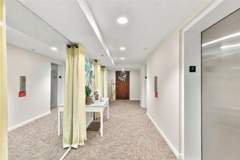 Copropriété à louer à Saint Petersburg, Floride: 1 chambre, 76.64 m2 № 2415097 - photo 2