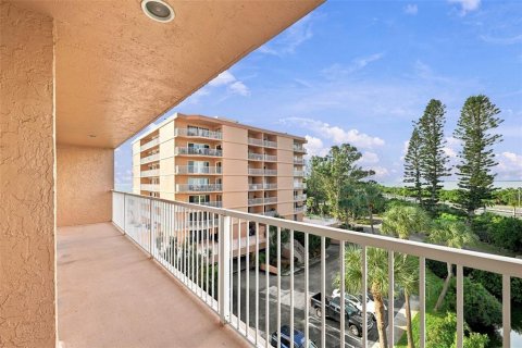 Copropriété à louer à Saint Petersburg, Floride: 1 chambre, 76.64 m2 № 2415097 - photo 23
