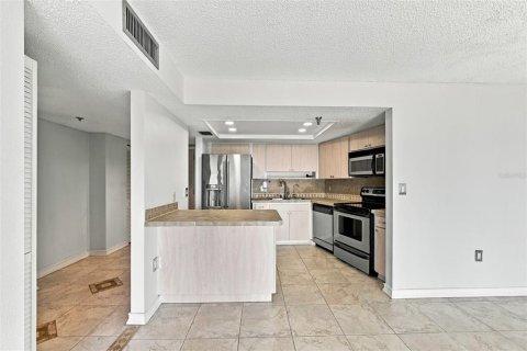 Copropriété à louer à Saint Petersburg, Floride: 1 chambre, 76.64 m2 № 2415097 - photo 9