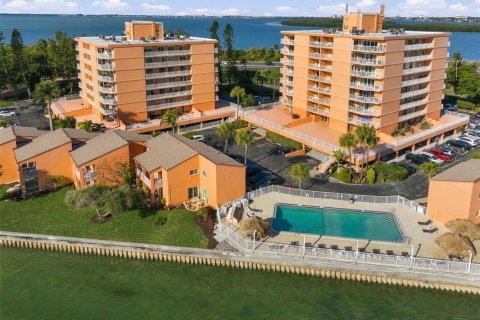 Condo à Saint Petersburg, Floride, 1 chambre  № 2415097