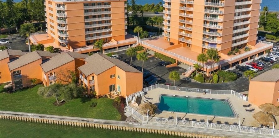 Condo à Saint Petersburg, Floride, 1 chambre № 2415097