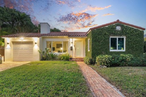 House in Miami Shores, Florida 3 bedrooms, 179.95 sq.m. № 2026872 - photo 7