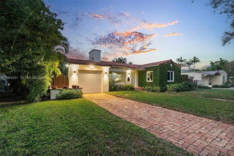 House in Miami Shores, Florida 3 bedrooms, 179.95 sq.m. № 2026872 - photo 4