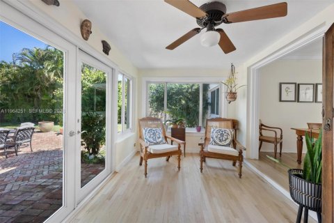 House in Miami Shores, Florida 3 bedrooms, 179.95 sq.m. № 2026872 - photo 21