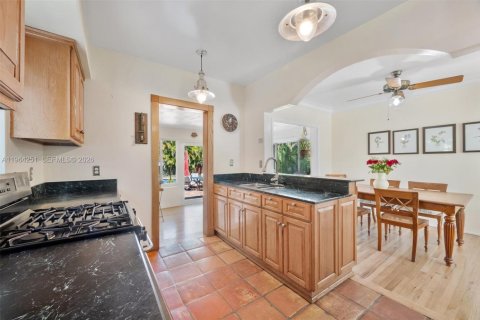 House in Miami Shores, Florida 3 bedrooms, 179.95 sq.m. № 2026872 - photo 26