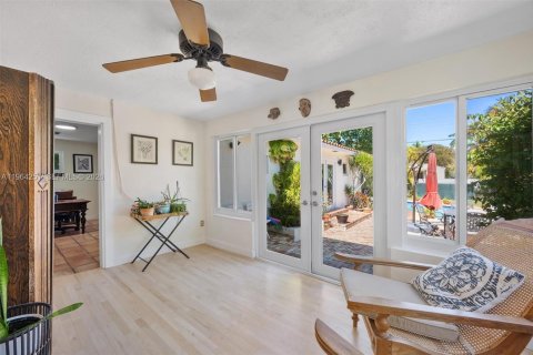 House in Miami Shores, Florida 3 bedrooms, 179.95 sq.m. № 2026872 - photo 22