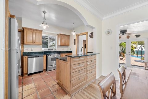 House in Miami Shores, Florida 3 bedrooms, 179.95 sq.m. № 2026872 - photo 27