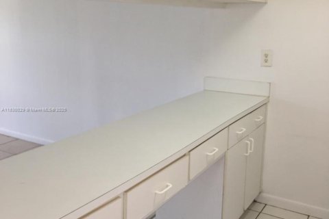 Condo in Miami Gardens, Florida  № 1809784 - photo 5