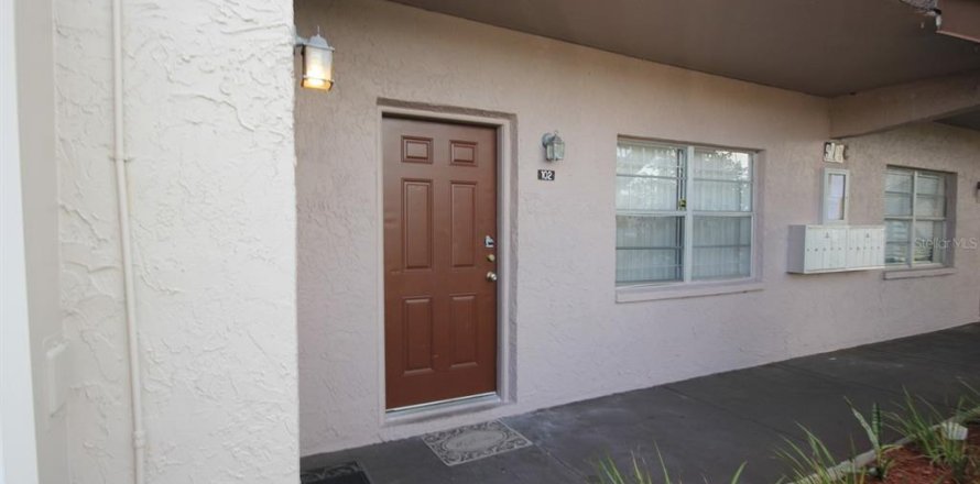 Condominio en Tampa, Florida, 1 dormitorio № 1885293