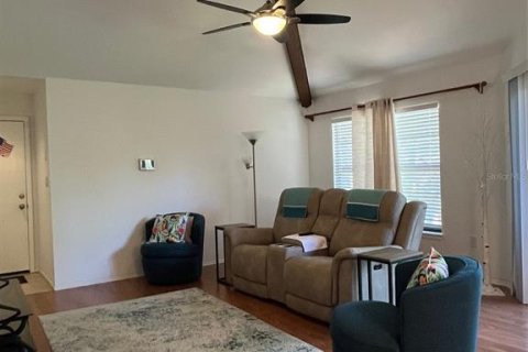 Condo in Palm Harbor, Florida, 2 bedrooms  № 1658263 - photo 9