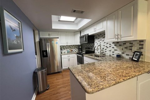 Condo in Palm Harbor, Florida, 2 bedrooms  № 1658263 - photo 3