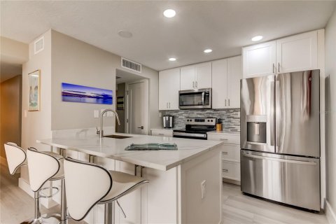 Condominio en venta en Clearwater, Florida, 2 dormitorios, 110.18 m2 № 1844229 - foto 6