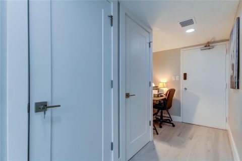 Condominio en venta en Clearwater, Florida, 2 dormitorios, 110.18 m2 № 1844229 - foto 16