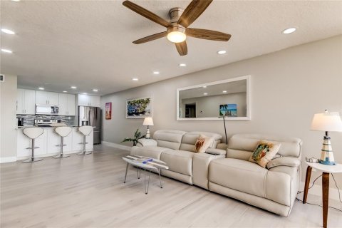 Condominio en venta en Clearwater, Florida, 2 dormitorios, 110.18 m2 № 1844229 - foto 10