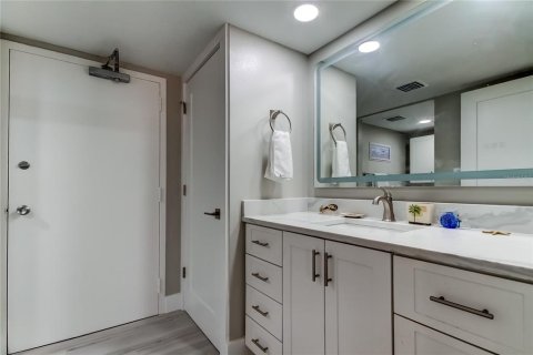 Condominio en venta en Clearwater, Florida, 2 dormitorios, 110.18 m2 № 1844229 - foto 22
