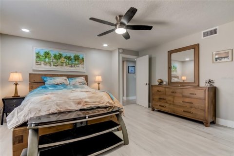 Condominio en venta en Clearwater, Florida, 2 dormitorios, 110.18 m2 № 1844229 - foto 20