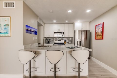 Condominio en venta en Clearwater, Florida, 2 dormitorios, 110.18 m2 № 1844229 - foto 11