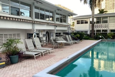 Copropriété à vendre à Hallandale Beach, Floride: 1 chambre, 69.68 m2 № 1943864 - photo 29