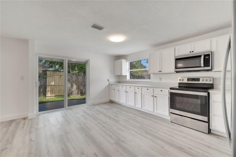 Casa en venta en Orlando, Florida, 4 dormitorios, 144 m2 № 1796010 - foto 13