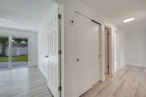 Casa en venta en Orlando, Florida, 4 dormitorios, 144 m2 № 1796010 - foto 17