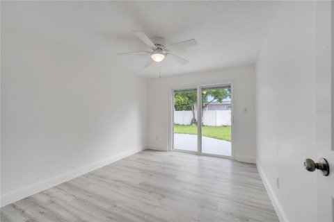 Casa en venta en Orlando, Florida, 4 dormitorios, 144 m2 № 1796010 - foto 15