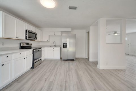 Casa en venta en Orlando, Florida, 4 dormitorios, 144 m2 № 1796010 - foto 11