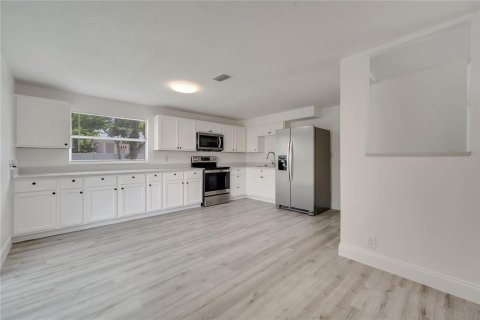 Casa en venta en Orlando, Florida, 4 dormitorios, 144 m2 № 1796010 - foto 10